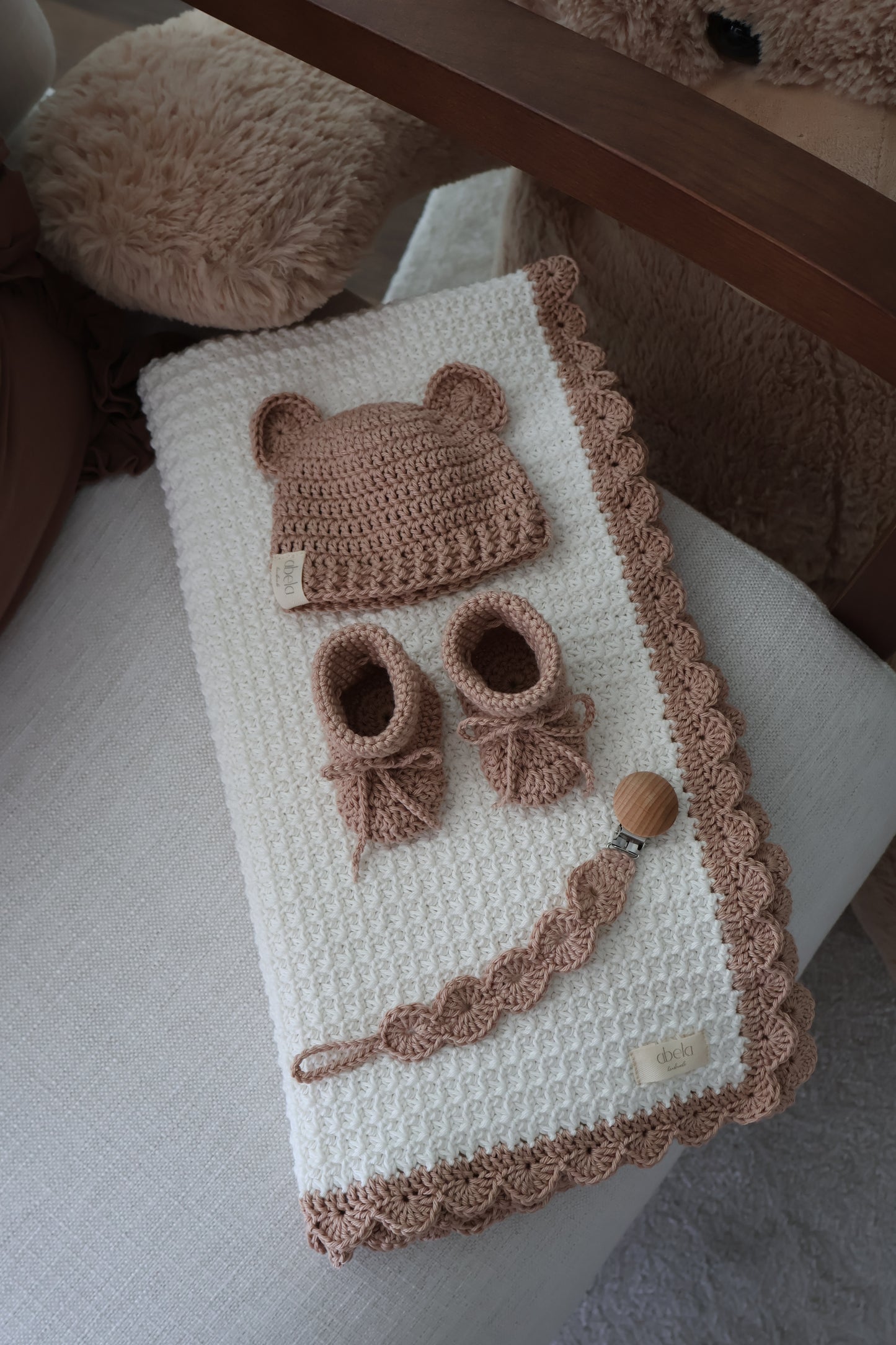 CONJUNTO MANTA E ACESSÓRIOS BEBÉ