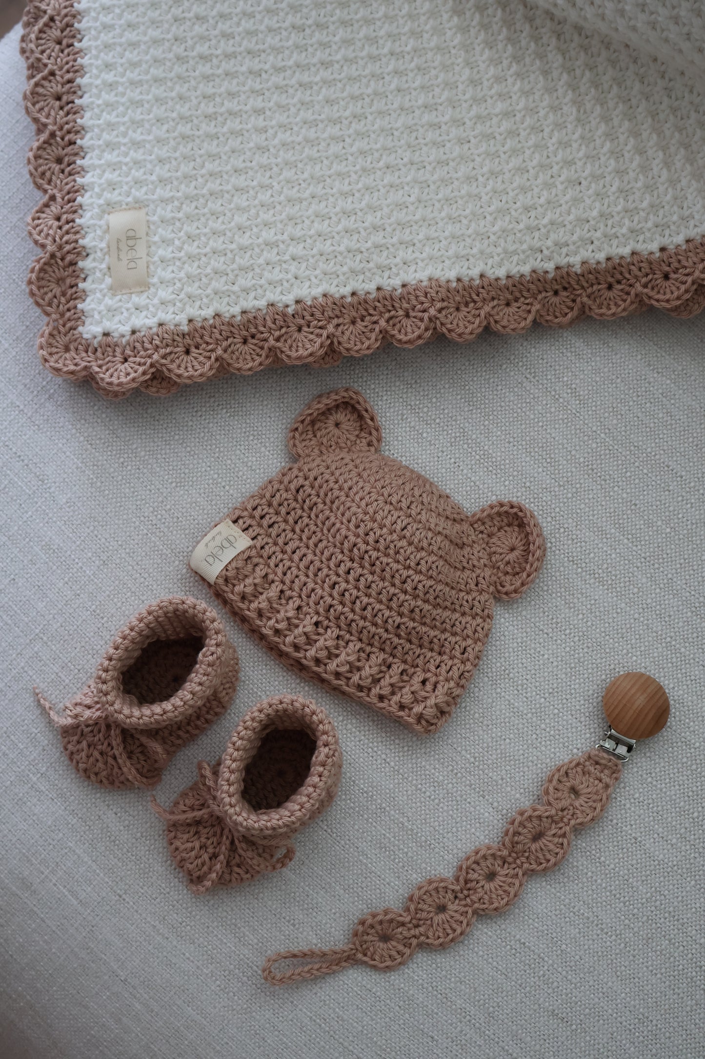 CONJUNTO MANTA E ACESSÓRIOS BEBÉ