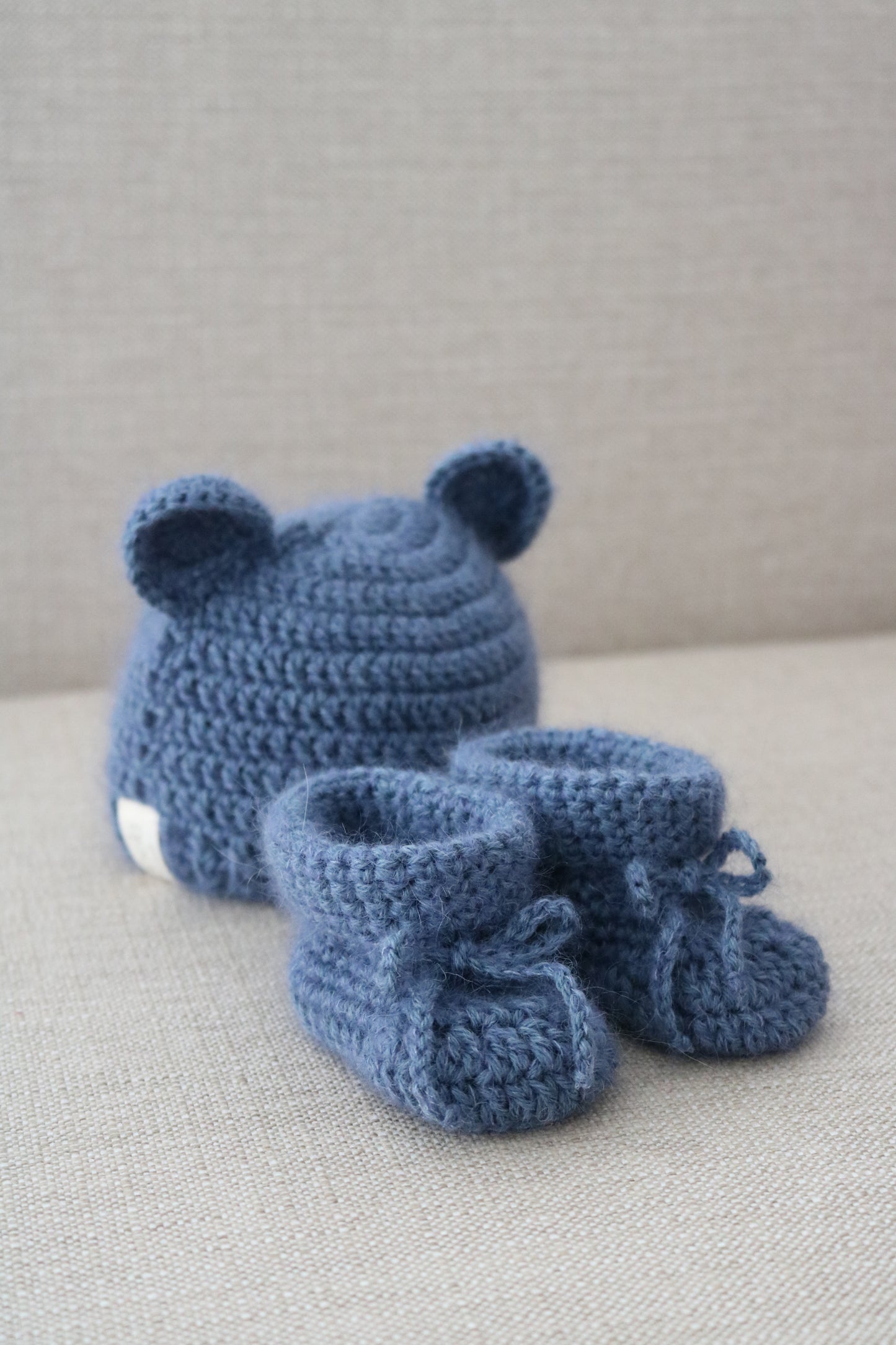 CONJUNTO GORRO E CARAPINS BEBÉ
